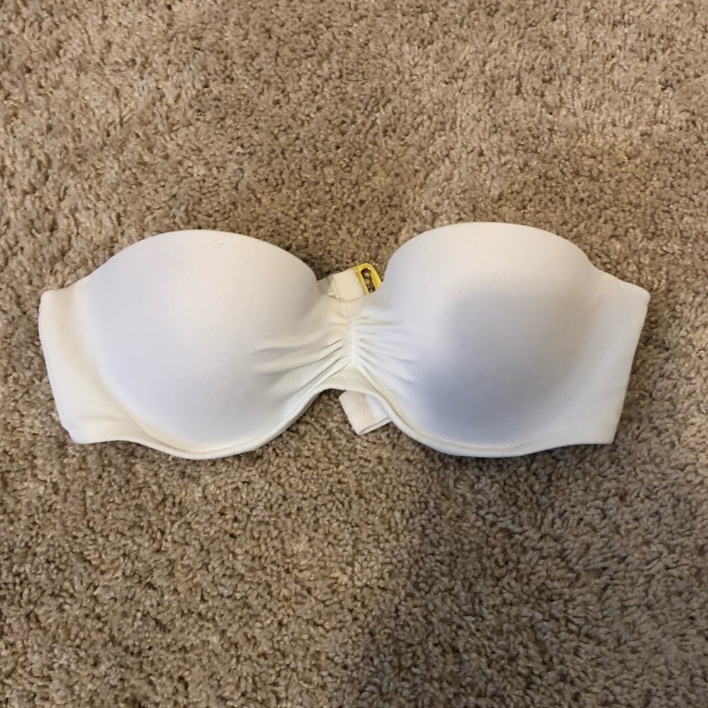 white VS bandeau